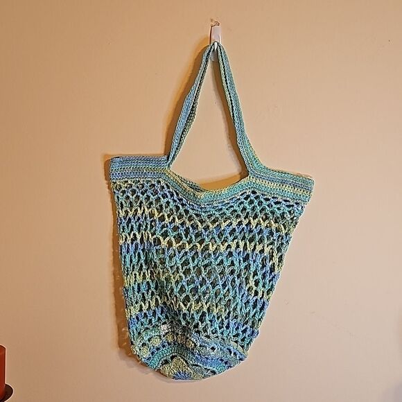 Hand Crafted variegated aqua beach tote - Picture 3 of 6